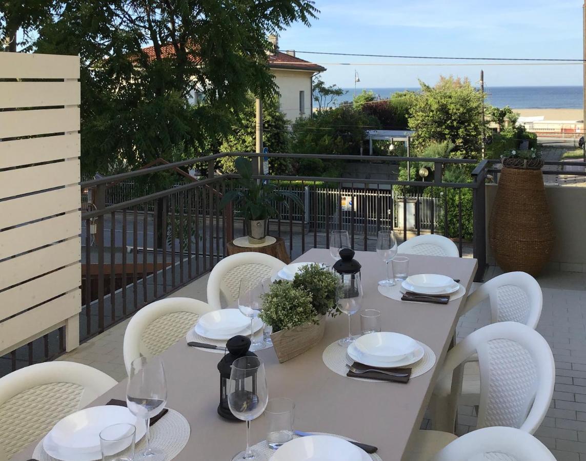 Stella Di Mare Apartment Римини Екстериор снимка