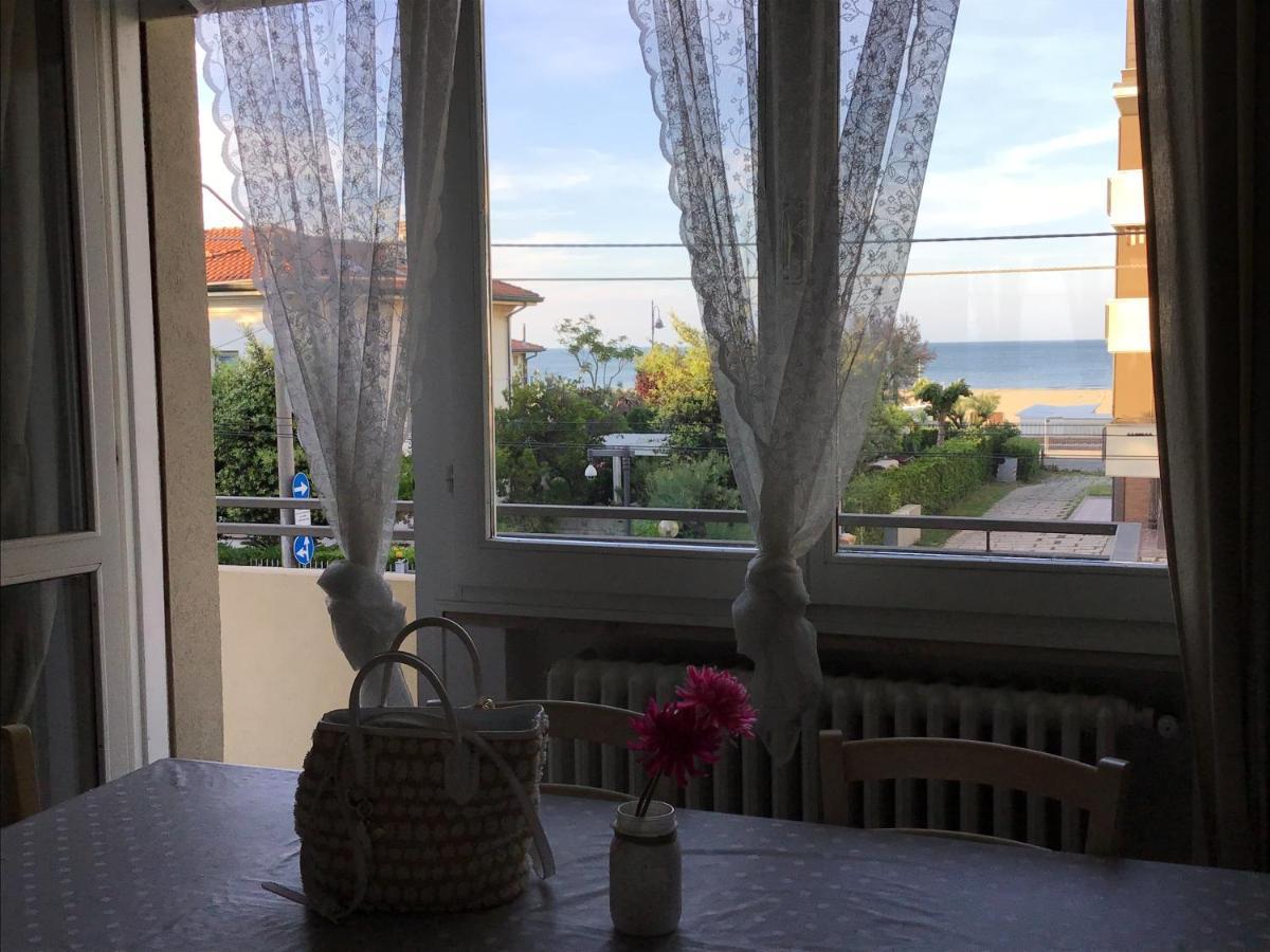 Stella Di Mare Apartment Римини Екстериор снимка