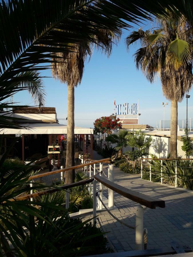 Stella Di Mare Apartment Римини Екстериор снимка